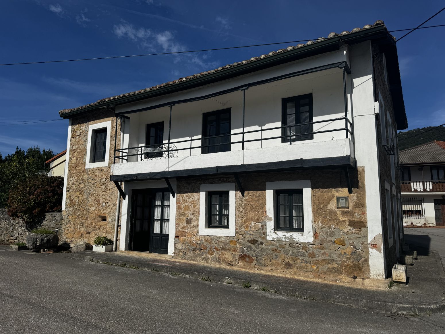 Exterior view of House or chalet for sale in Medio Cudeyo  with Heating