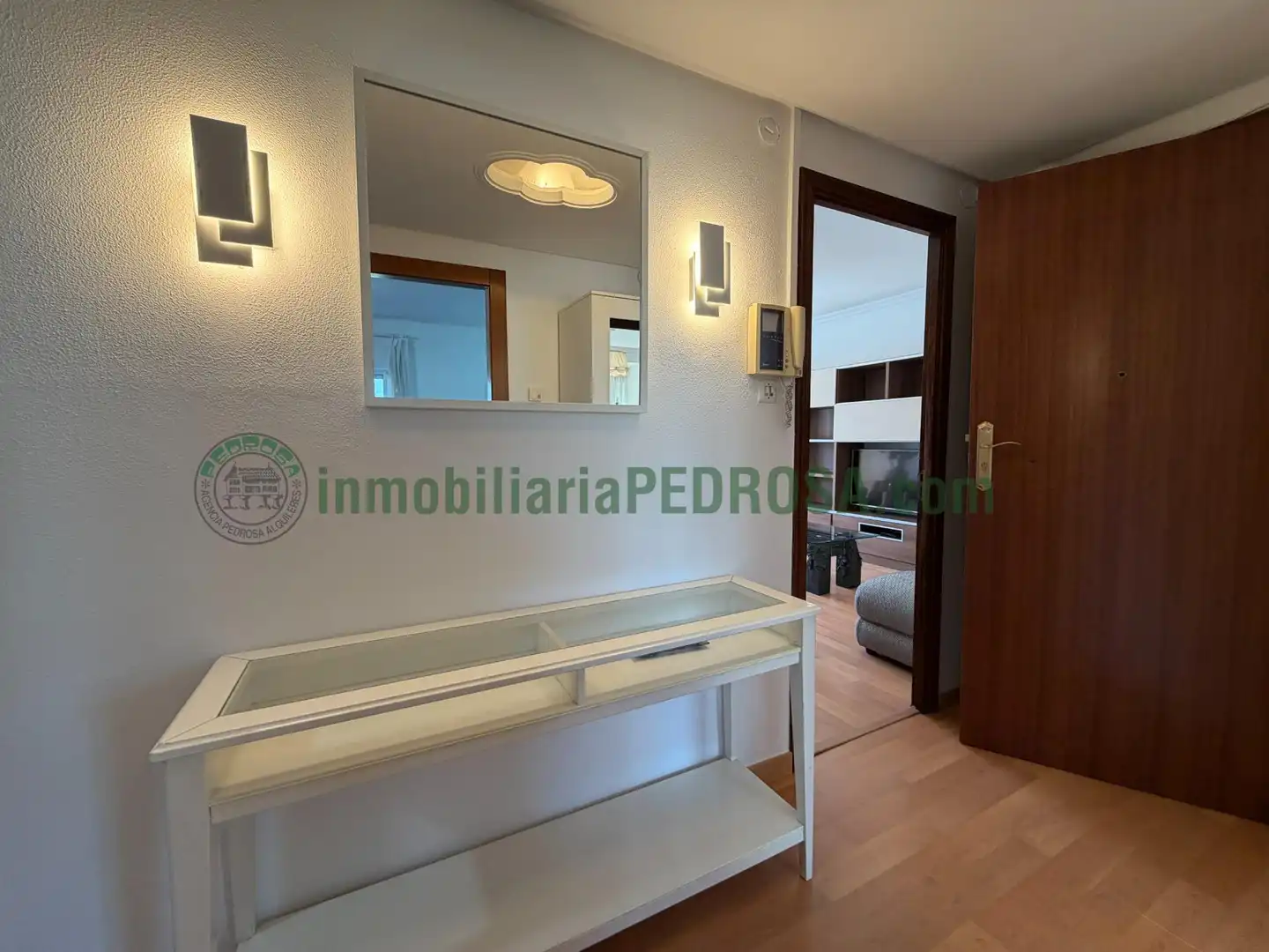 Piso de alquiler en Pontevedra Capital  con Calefacción, Amueblado y Balcón