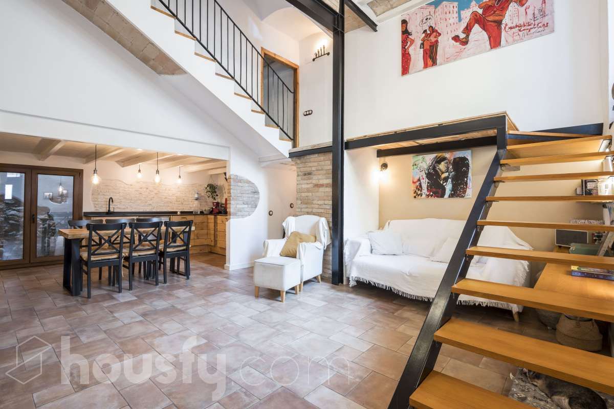 Sala d'estar de Casa o xalet en venda en Vilanova i la Geltrú amb Aire condicionat, Calefacció i Terrassa
