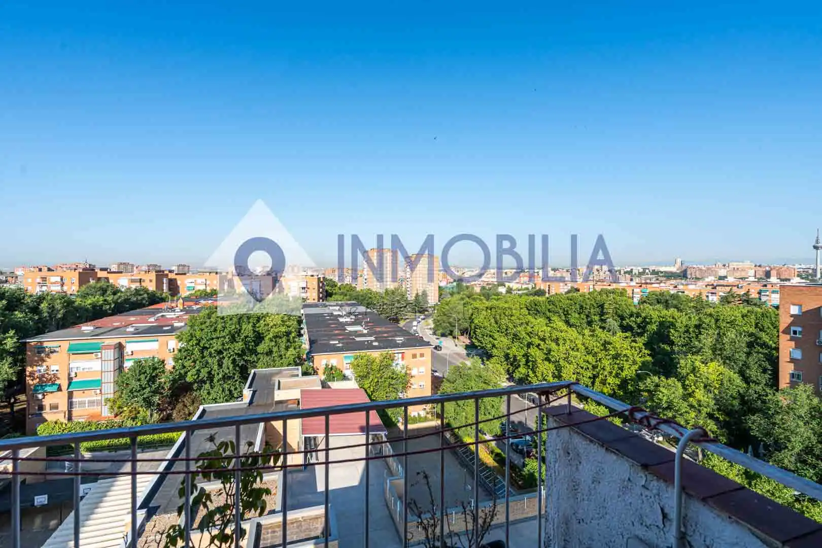 Vista exterior de Pis en venda en Madrid amb Aire condicionat, Calefacció i Terrassa