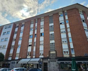 Vista exterior de Pis en venda en Avilés