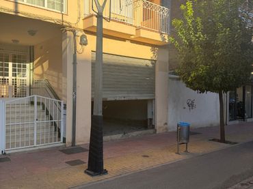 Locale commerciale in affitto a Peligros