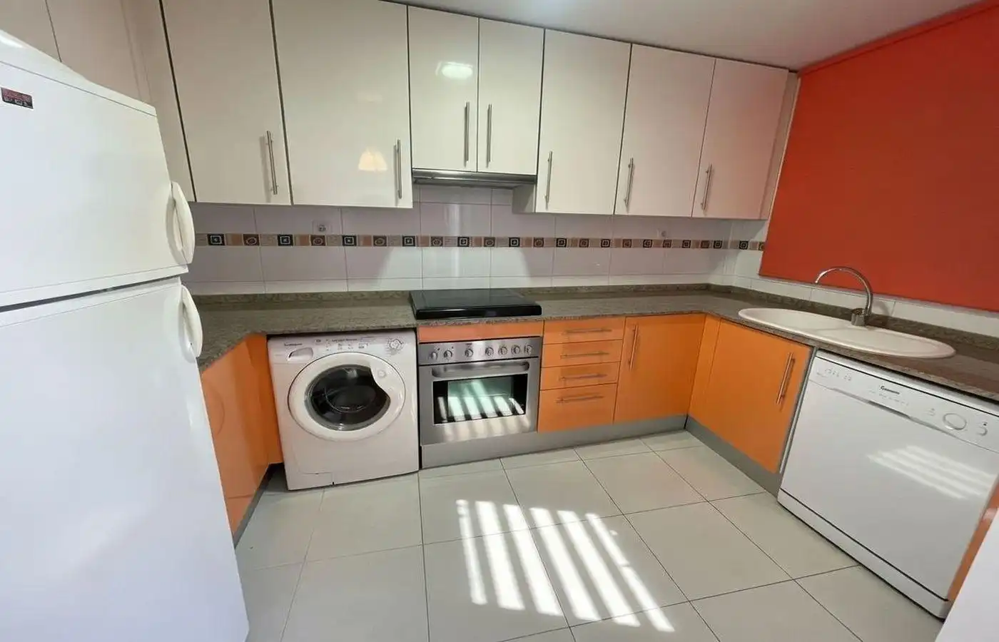 Flat with terrace for sale in Avinguda Catalunya, imagen 2