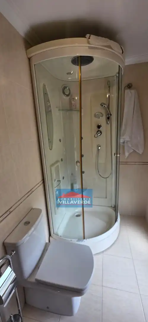 Baño de Casa adosada en venta en Cangas  con Calefacción, Terraza y Trastero