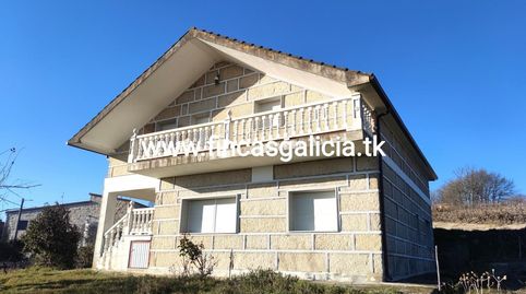 A 10 km. de Verín, en el concello de Monterrei, se encuentra este chalet en piedra construido en el año 1996 sobre una parcela de, imatge 4