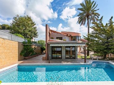 Villa zum Verkauf in Av. L´Argal