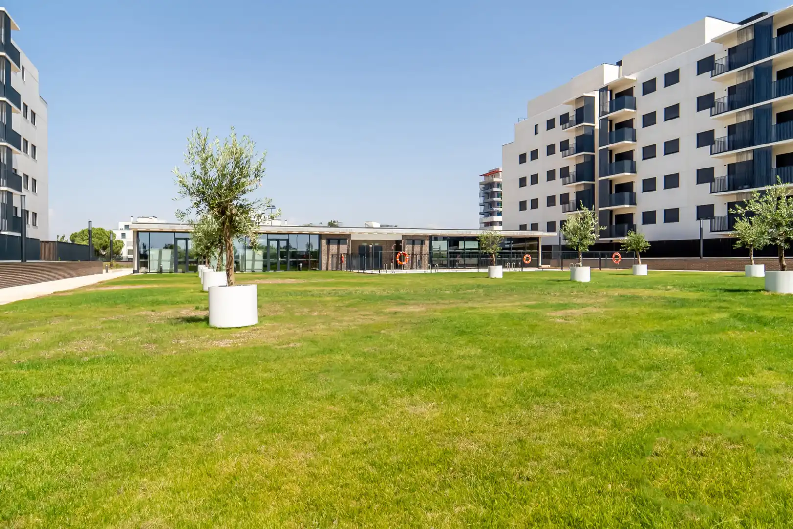 Exterior view of Flat for rent in Alcalá de Henares  with Air Conditioner, Terrace and Storage room