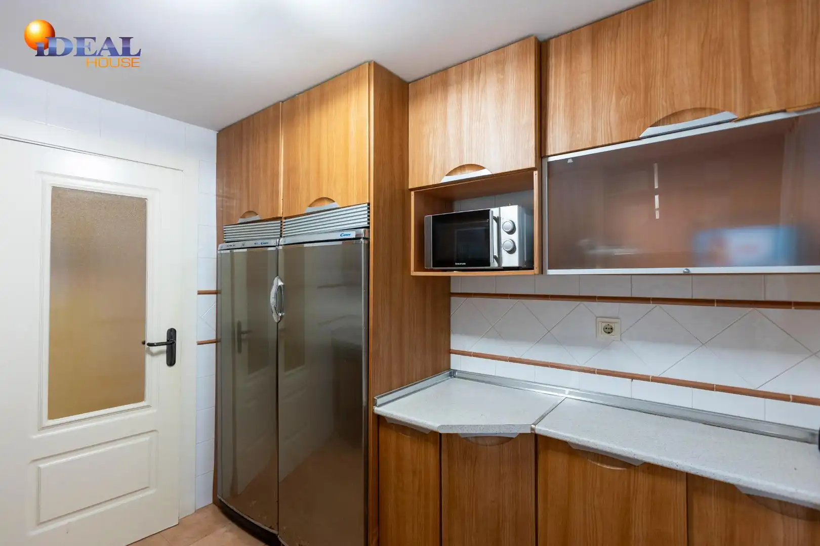 Cocina de Piso en venta en Almuñécar con Jardín privado, Terraza y Piscina comunitaria