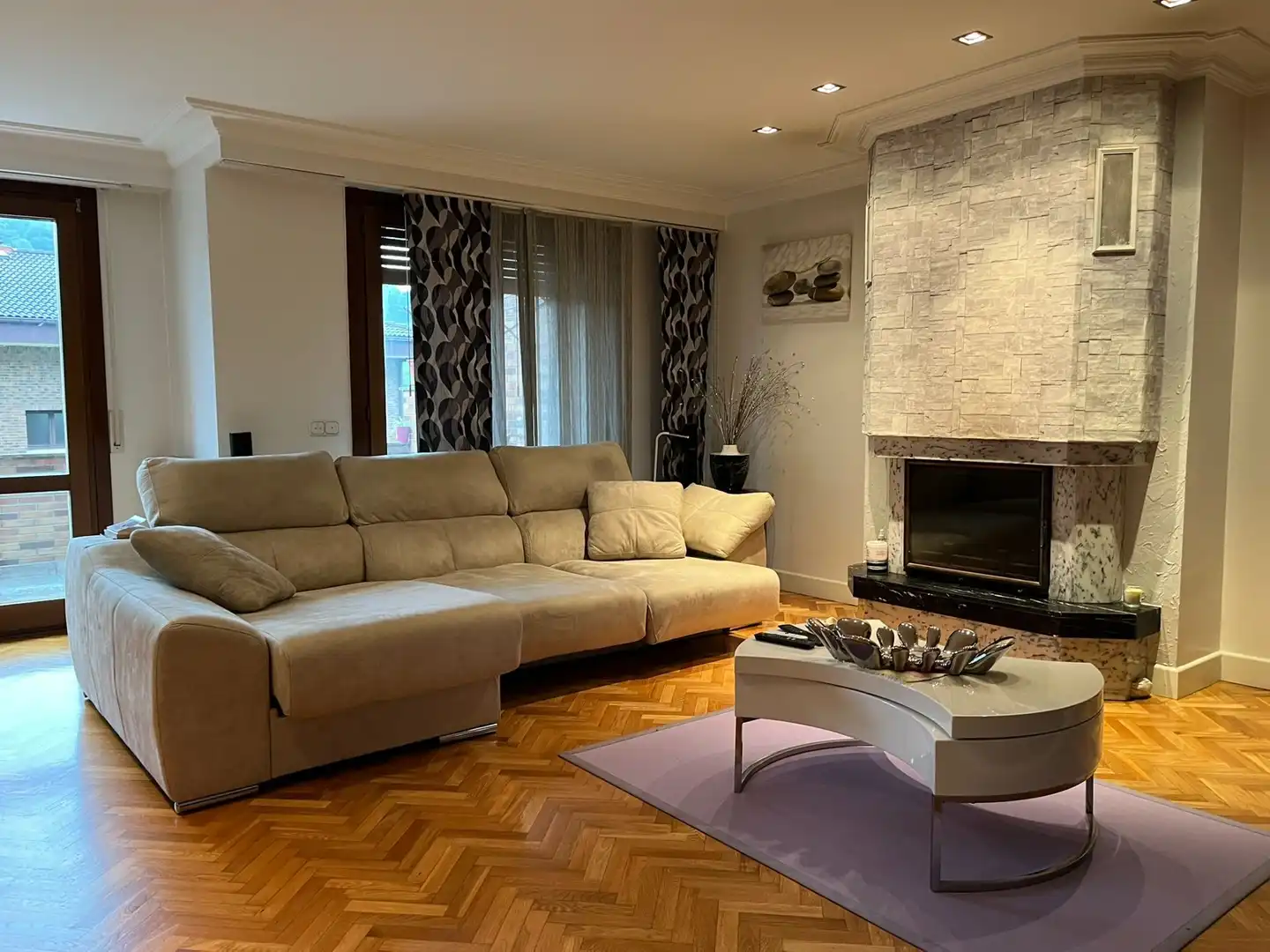 Sala de estar de Casa adosada en venta en Urnieta con Calefacción, Terraza y Trastero