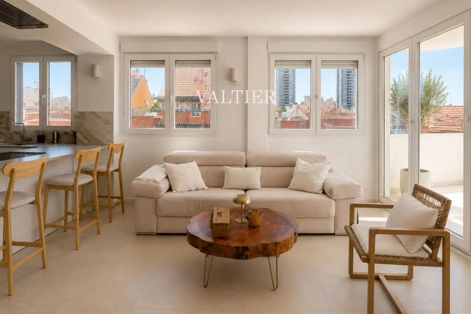 Sala de estar de Dúplex en venta en Madrid con Aire acondicionado, Calefacción y Terraza