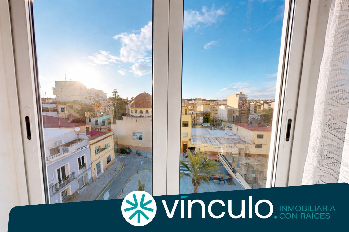 Vista exterior de Pis en venda en Alicante / Alacant amb Aire condicionat i Balcó