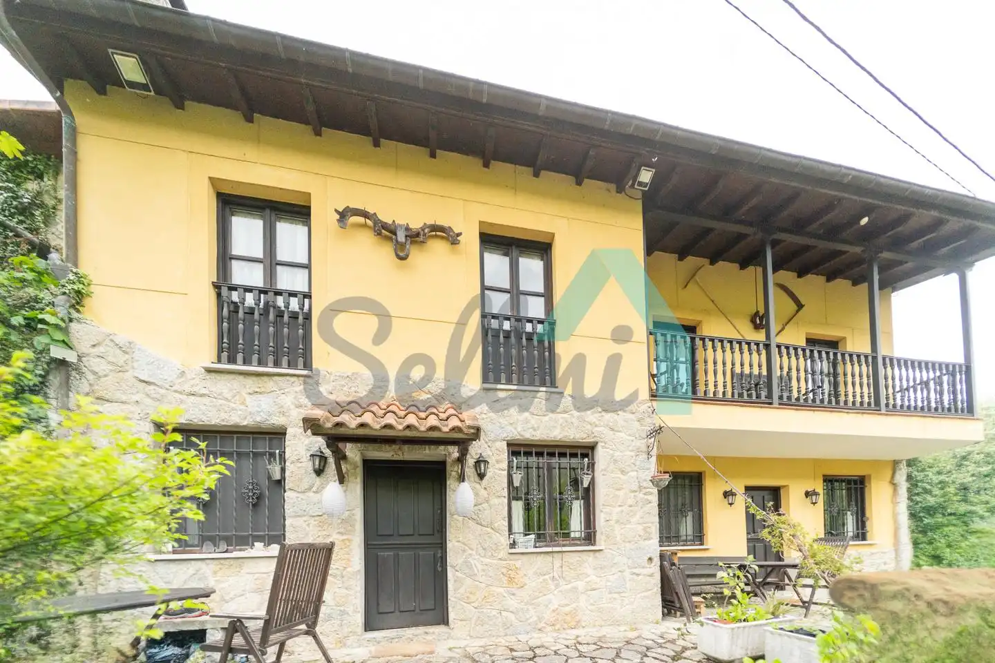 Vista exterior de Casa o chalet en venta en Quirós con Calefacción, Jardín privado y Terraza