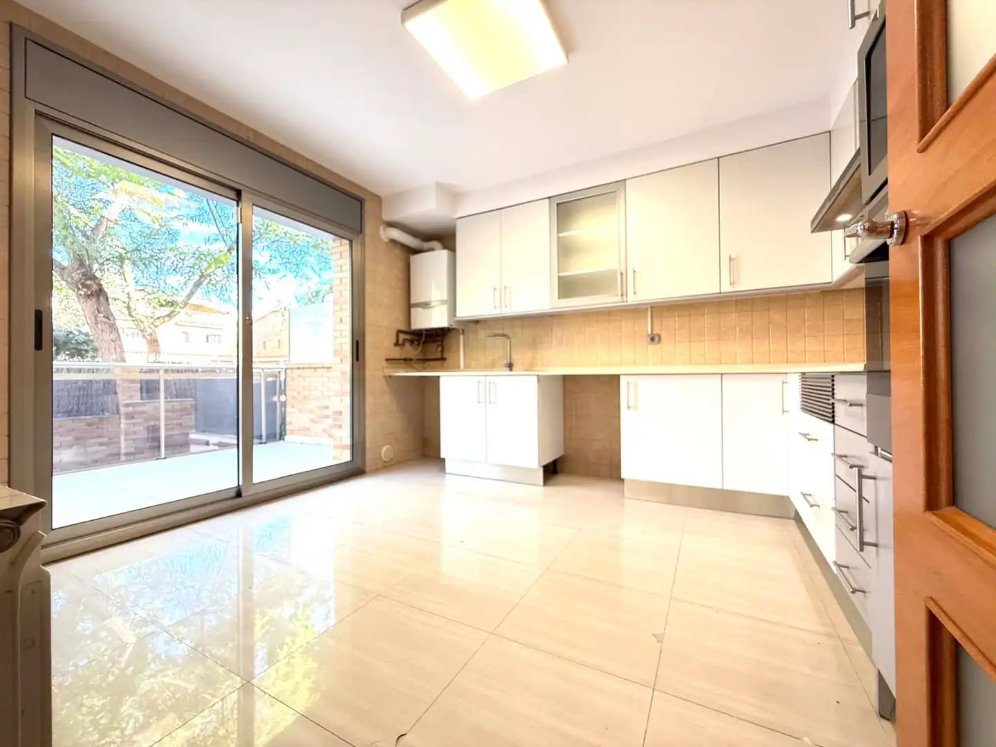 Semi-detached house with pool for sale in Carrer d'Escornalbou, imagen 17