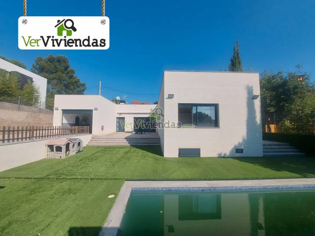 Casa-chalet en Venta en Via de l'Ordal, 11B en Pallejà
