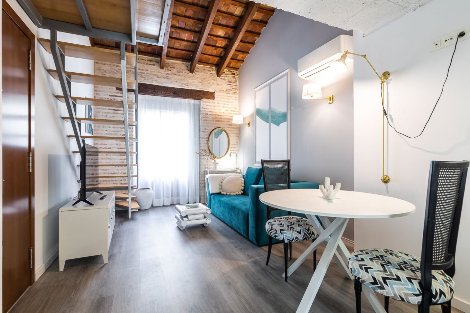 Living room of Flat to rent in  Valencia Capital  with Air Conditioner, Heating and Parquet flooring