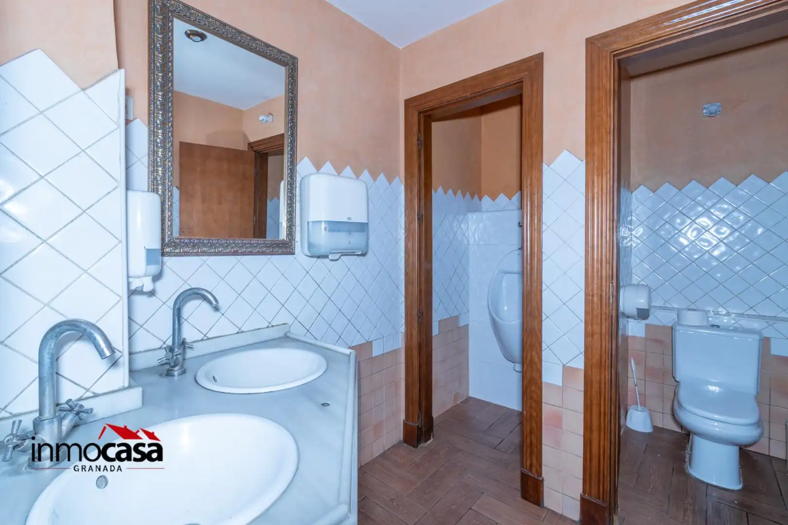 Badezimmer von Fabrikhallen zur Miete in Ogíjares mit Heizung