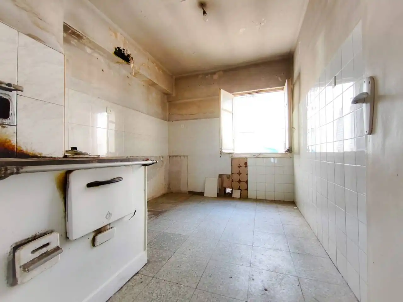 Cuina de Pis en venda en Burgos amb Parquet i Terrassa