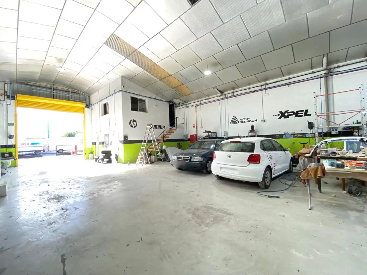 Parkplatz von Fabrikhallen zur Miete in Alicante / Alacant