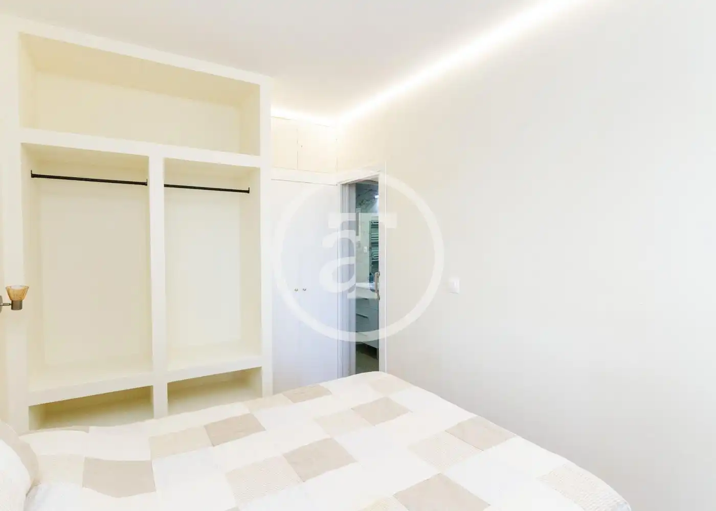Bedroom of Flat for rent in Madrid  with Air Conditioner, Heating and Furnished