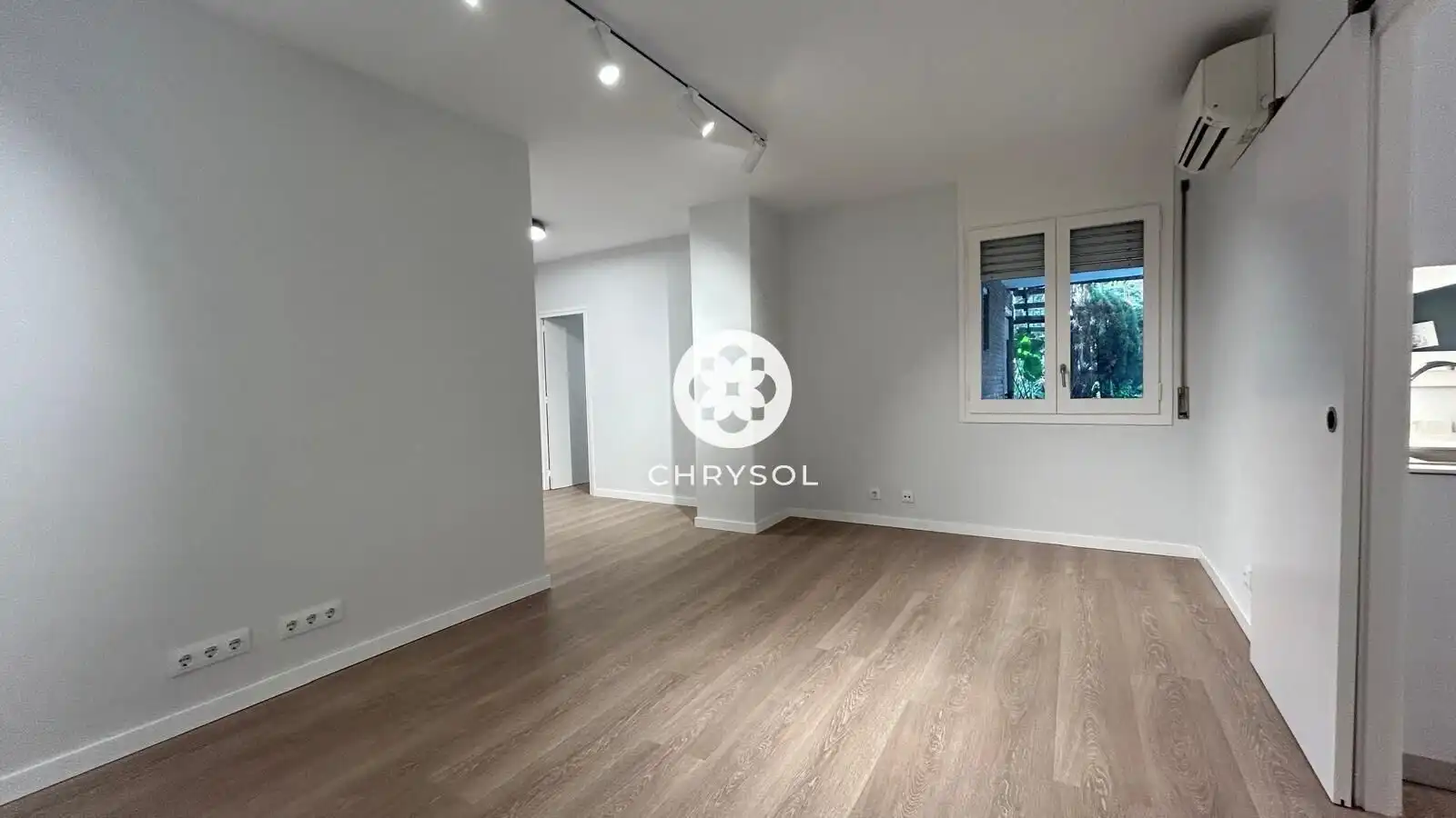 Living room of Office for rent in Barcelona  with Air Conditioner and Heating