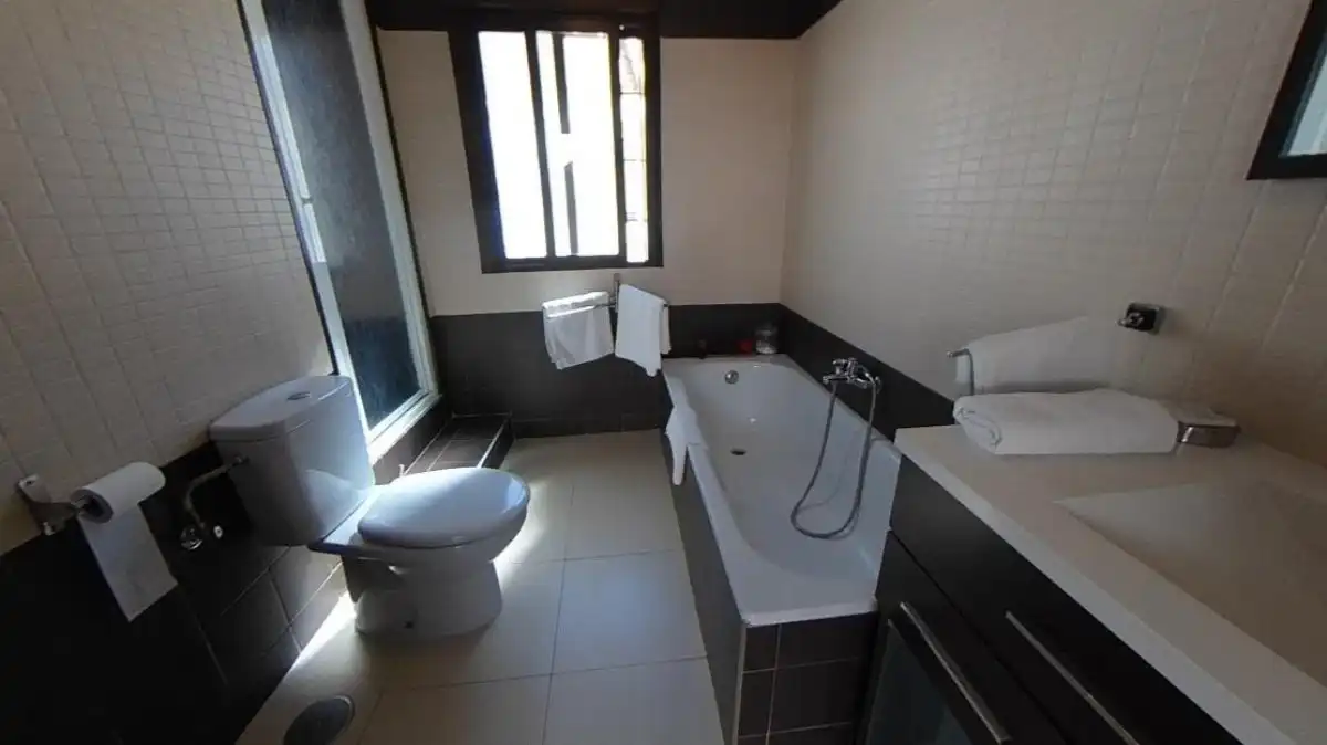 Baño de Edificio en venta en Almodóvar del Río