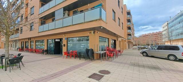 Local comercial en Alquiler en Avenida PIRINEOS, 23 en Maria Auxiliadora