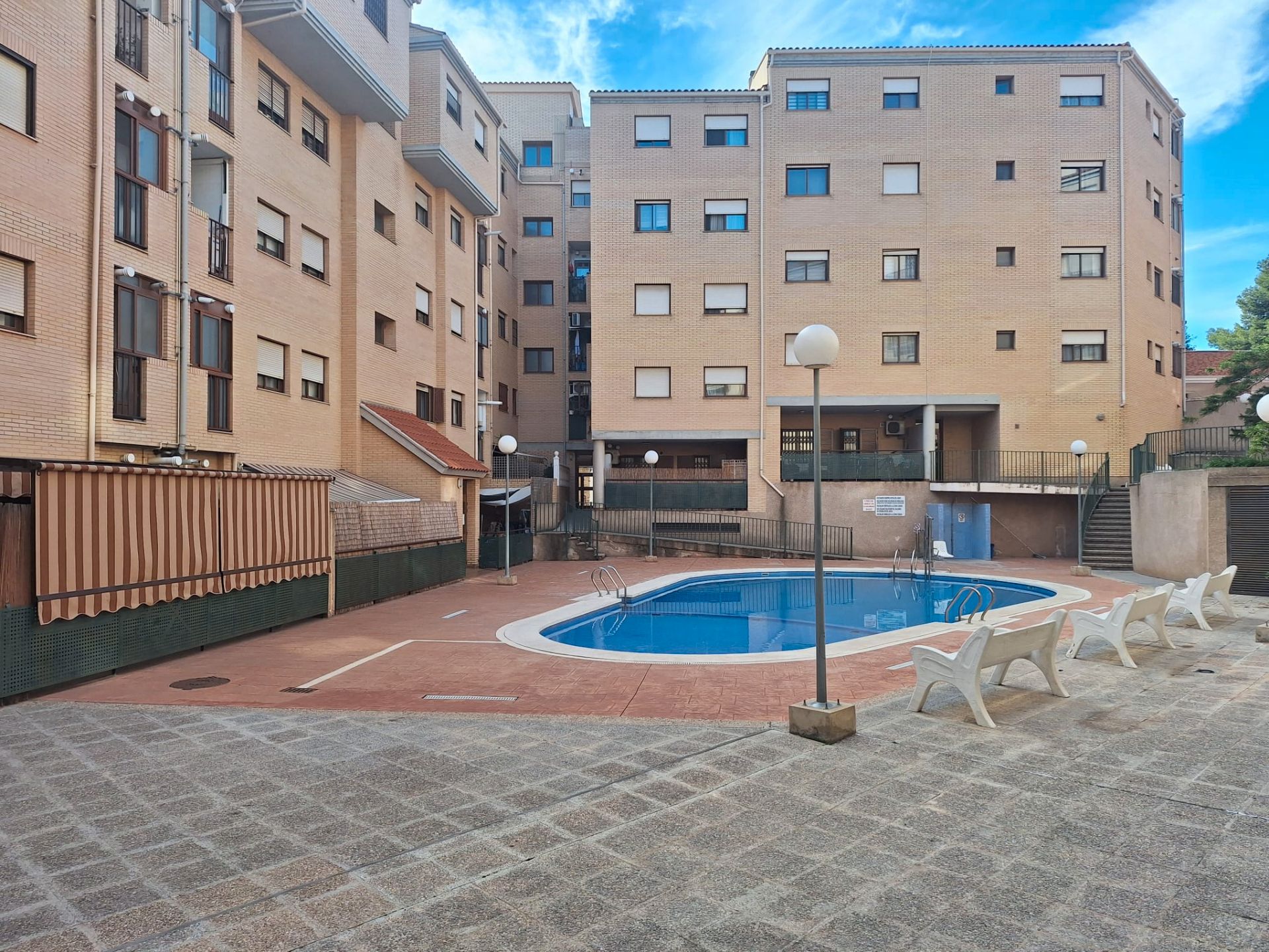 Piscina de Pis en venda en Paterna amb Aire condicionat, Parquet i Piscina comunitària