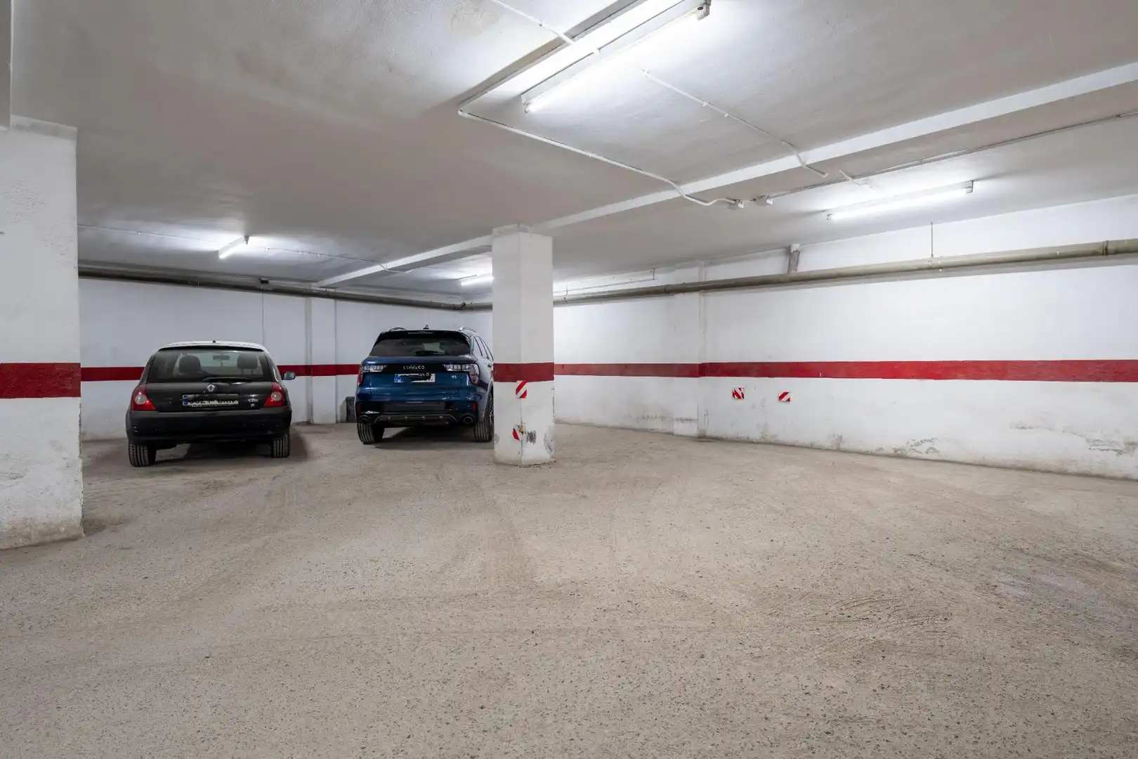 Parkplatz von Wohnung zum Verkauf in Almería mit Klimaanlage, Heizung und Balkon