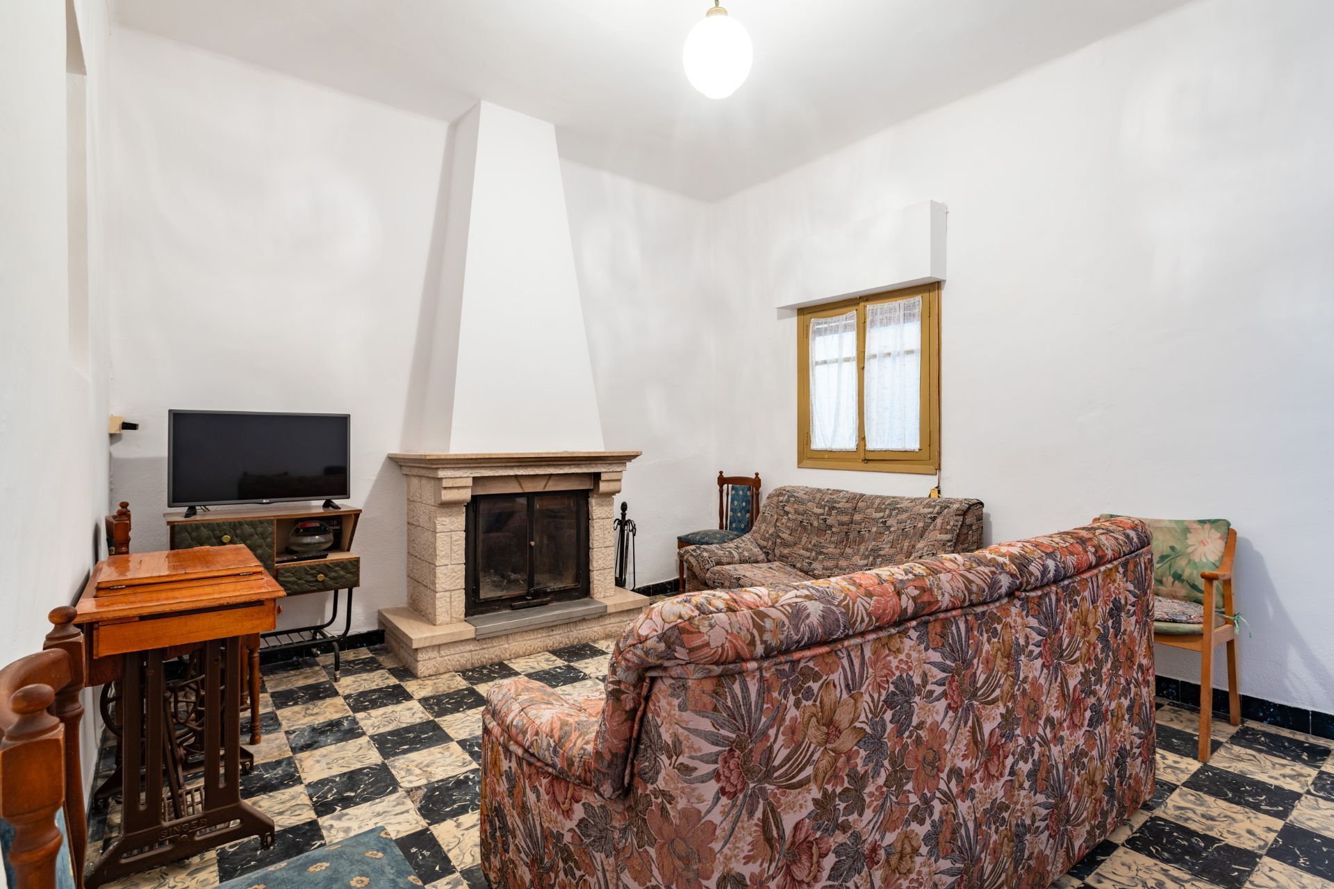 Sala d'estar de Casa adosada en venda en Vila-real amb Terrassa i Traster