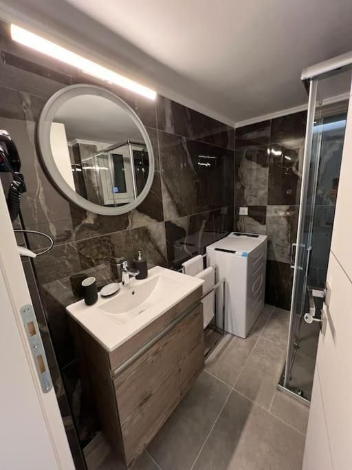 Baño de Piso de alquiler en  Murcia Capital con Aire acondicionado, Amueblado y TV