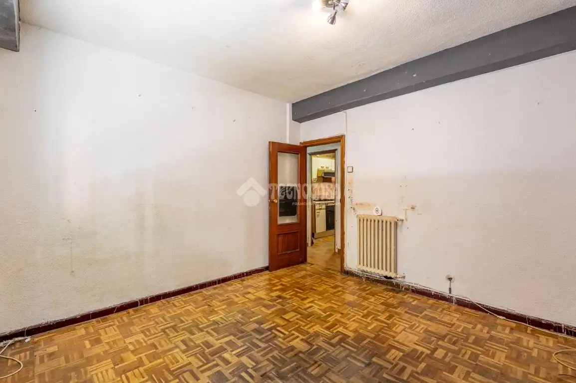 Piso en venta en Madrid con Calefacción y Trastero