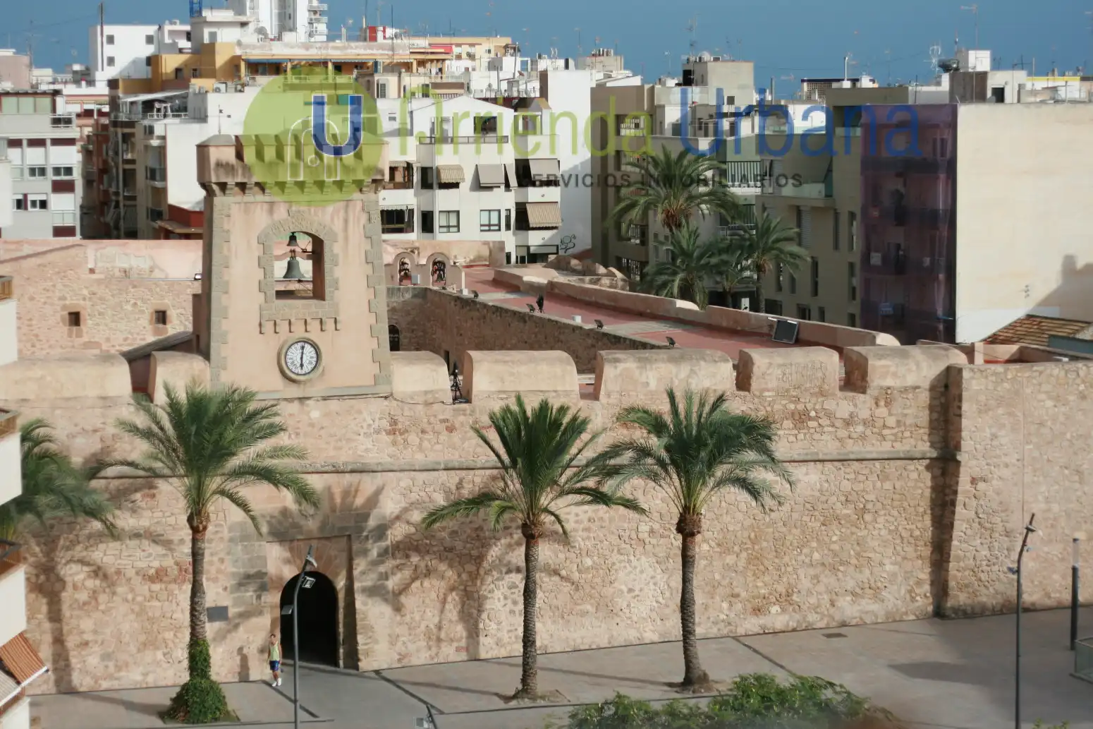 Vista exterior de Àtic en venda en Santa Pola amb Calefacció, Piscina i Balcó