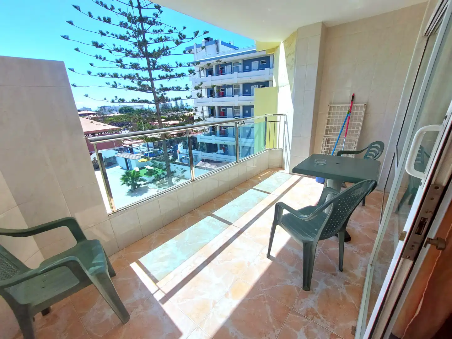 Terrasse von Wohnungen zur Miete in San Bartolomé de Tirajana mit Möbliert, Waschmaschine und Mikrowelle
