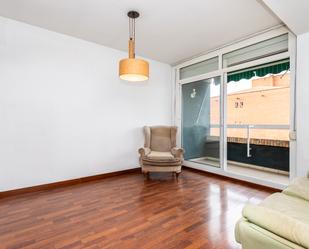 Living room of Flat for sale in Sabadell  with Air Conditioner, Heating and Parquet flooring