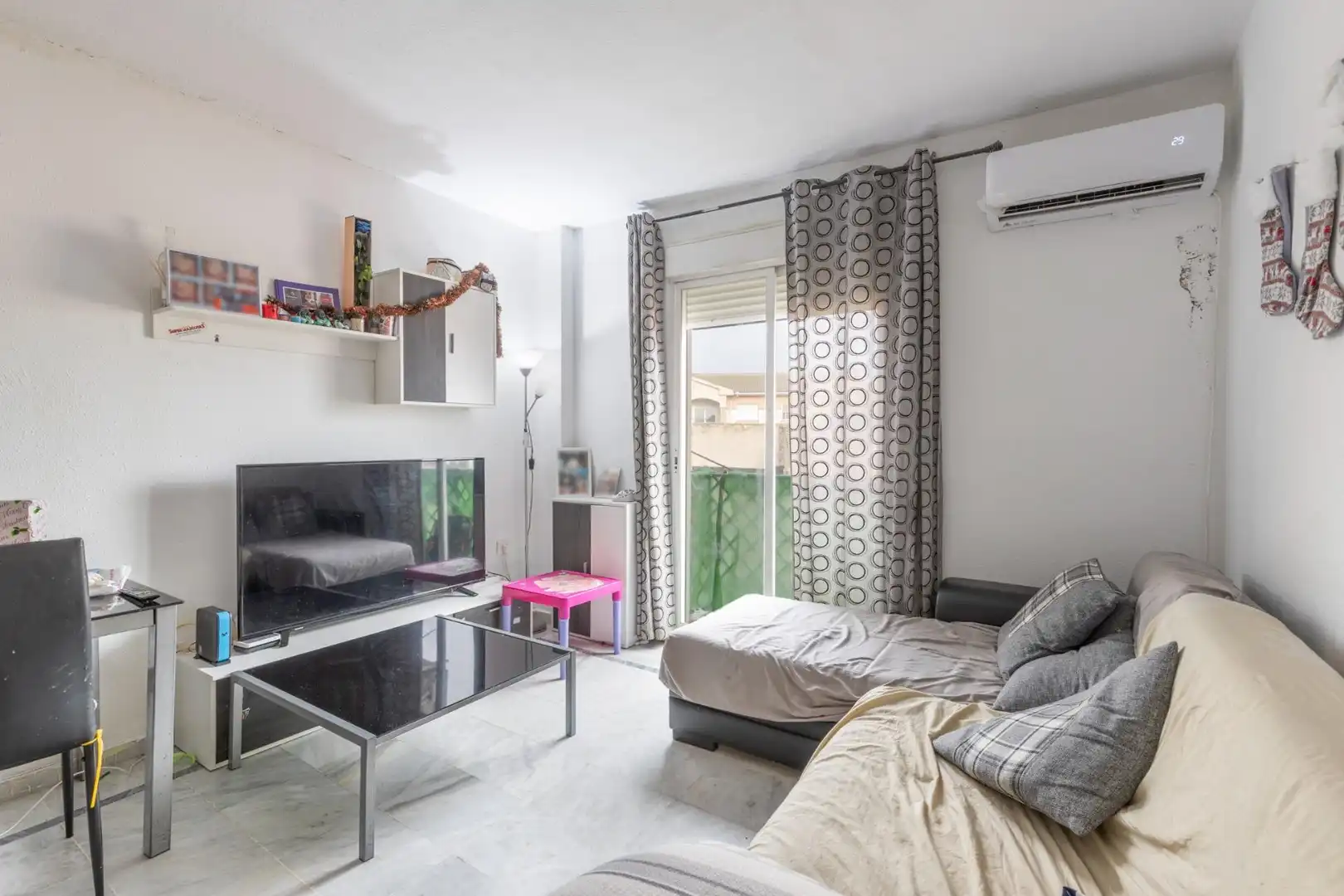Sala de estar de Piso en venta en Fuente Vaqueros con Aire acondicionado y Balcón