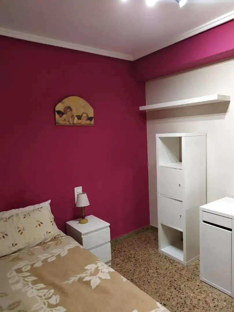 Habitación de Piso para compartir en Valencia con Calefacción, Amueblado y Horno