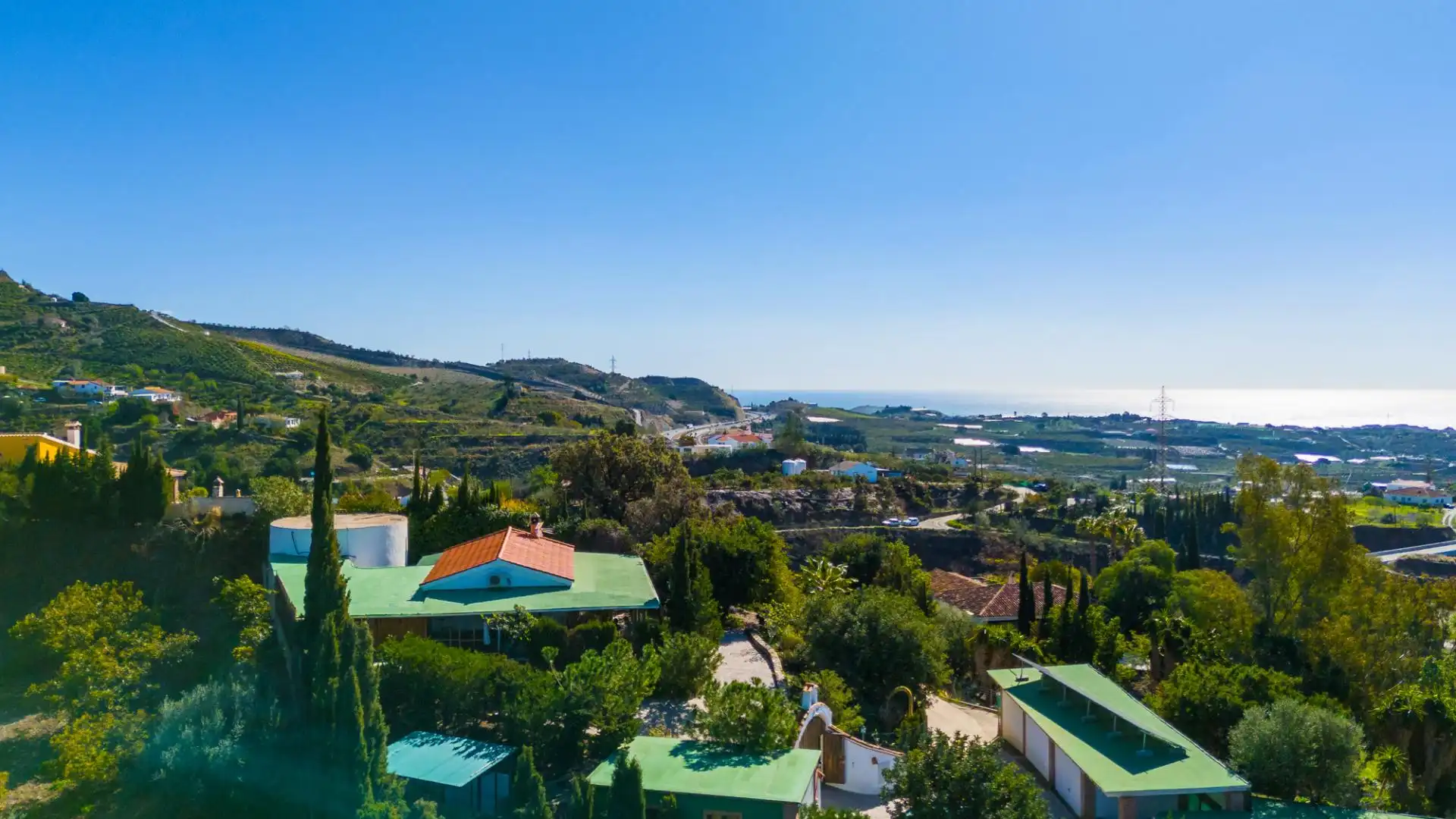 Vista exterior de Casa o chalet en venta en Vélez-Málaga con Aire acondicionado, Calefacción y Jardín privado