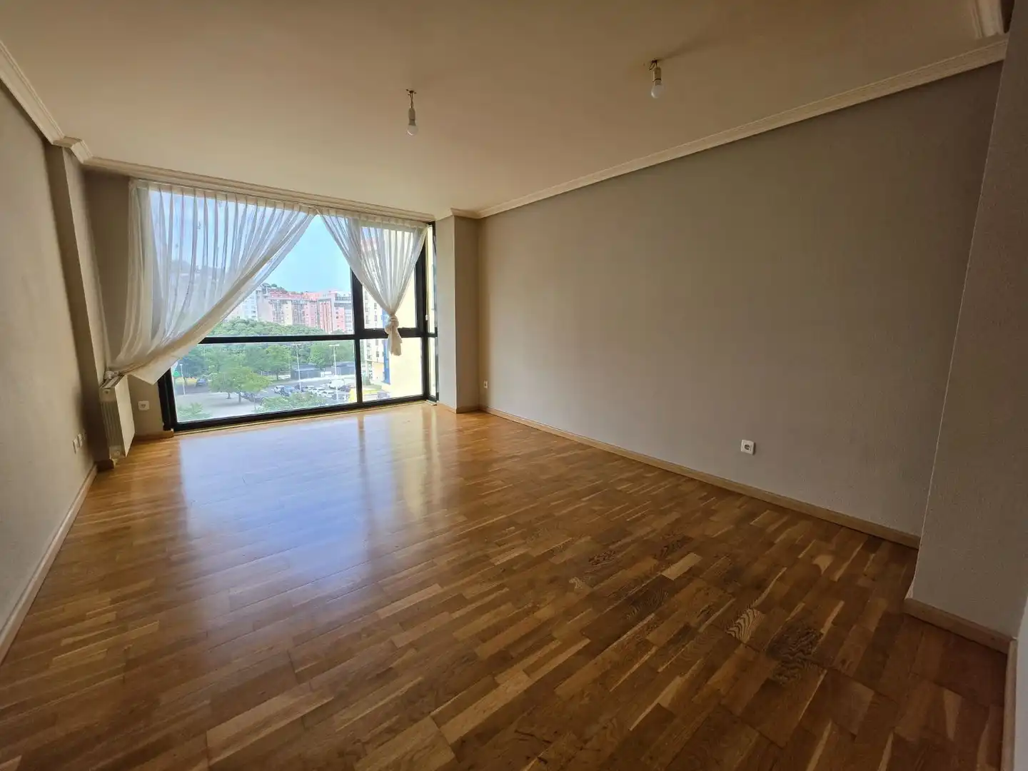 Sala de estar de Piso de alquiler en A Coruña Capital  con Calefacción