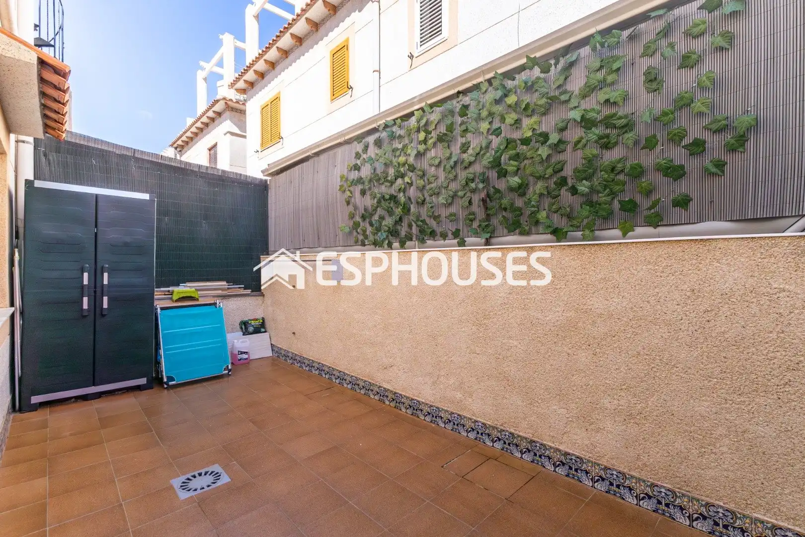 Terrasse von Erdgeschoss zum Verkauf in Guardamar del Segura mit Klimaanlage, Terrasse und Balkon