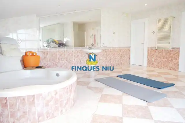 Casa con piscina en venta en Carrer Sant Martí, imagen 110