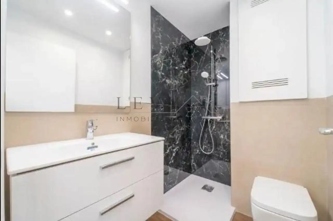 Baño de Piso en venta en Málaga con Calefacción
