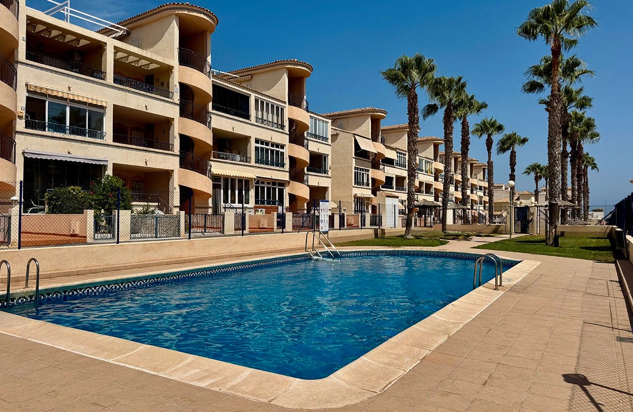 Piscina de Apartament en venda en Orihuela amb Aire condicionat, Calefacció i Terrassa