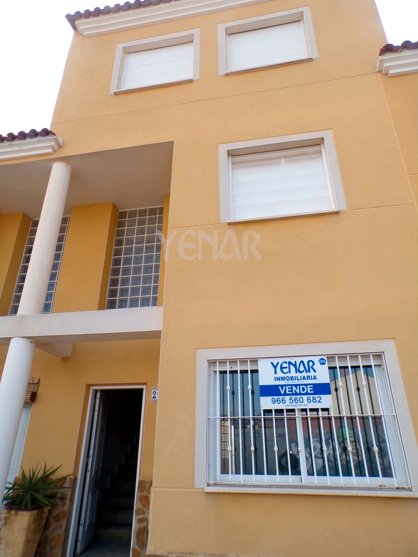 Vista exterior de Casa adosada en venda en Salinas amb Terrassa i Piscina comunitària