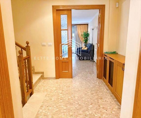 Casa adosada en Alquiler en Estación - Universidad