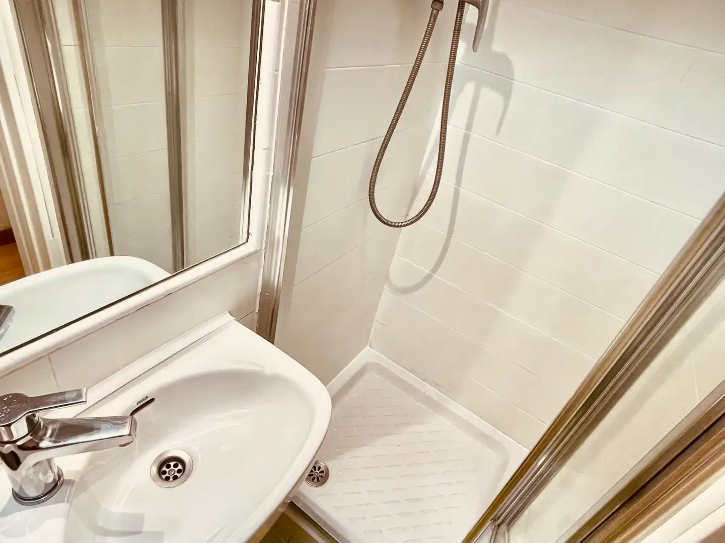Bathroom of Apartments for rent in Madrid  with Heating, Terrace and Furnished