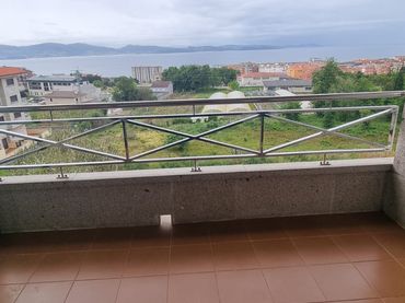 Piso con balcón en alquiler en Sanxenxo pueblo