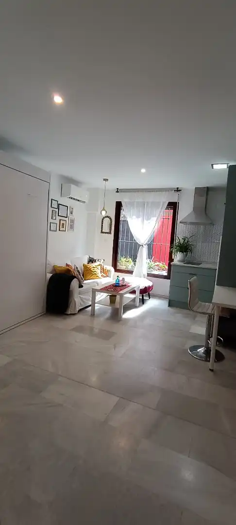 Wohnzimmer von Erdgeschoss zur Miete in La Zubia mit Klimaanlage, Heizung und Möbliert