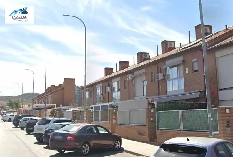 Vista exterior de Casa o chalet en venta en Torres de la Alameda