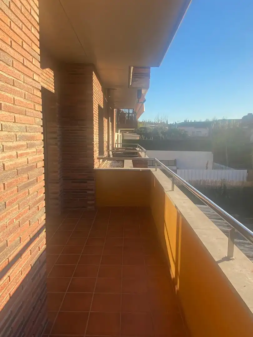 Flat for rent in Carrer del Castell de Solterra, 18, Montilivi