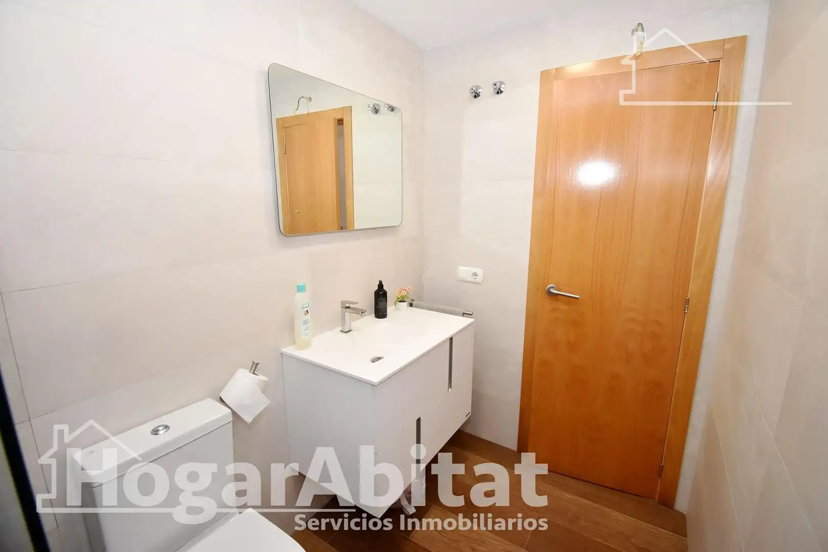 Badezimmer von Dachboden zum Verkauf in Burriana / Borriana mit Klimaanlage, Heizung und Terrasse